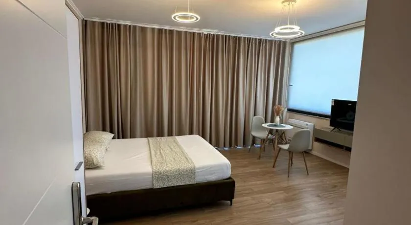 Air B&B Hotel - Image 1