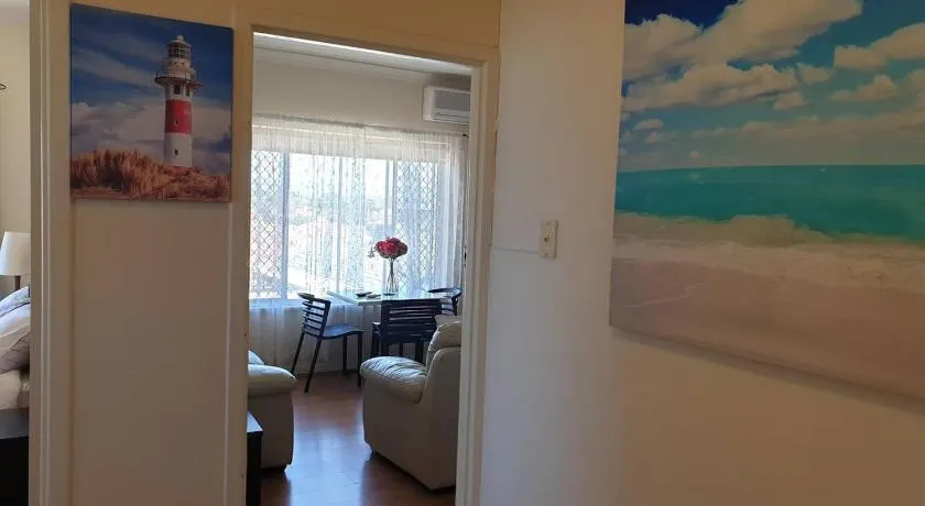 Beach side holiday apartment - Image 1