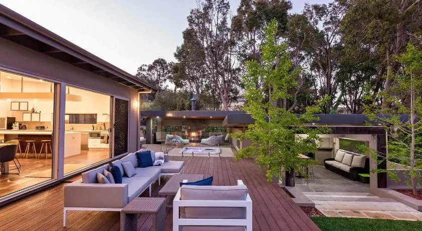 Sunrise Tranquillity Luxe Retreat with Heated Spa - Image 1