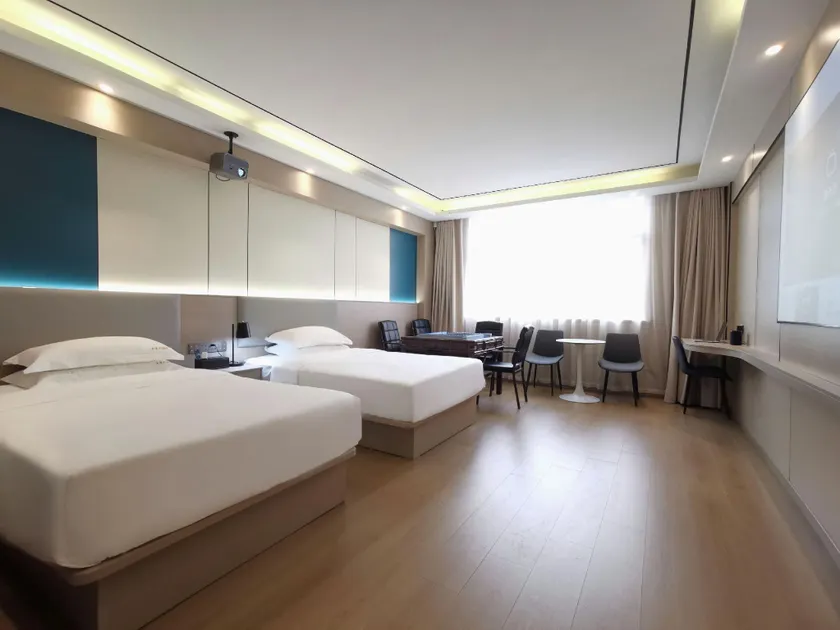 Golden Nest Hotel - Image 1