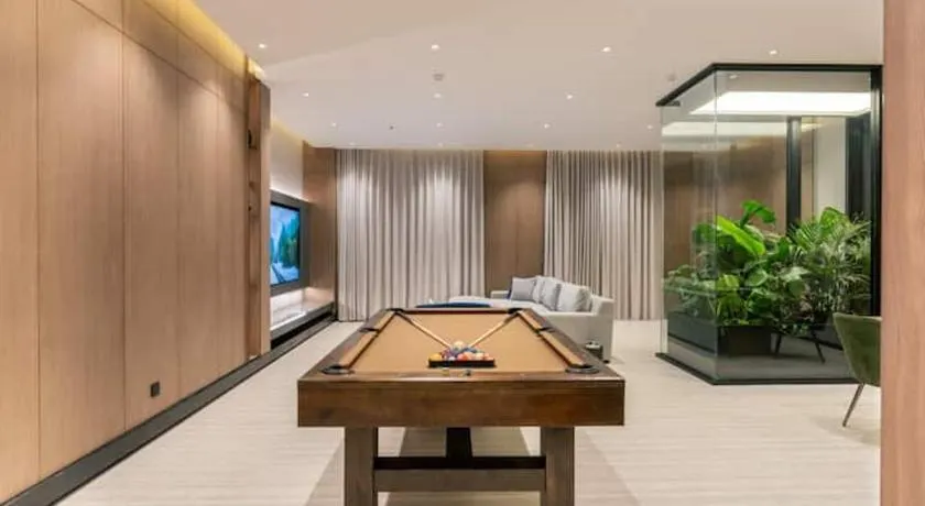 HOMETEL Residence - BLVD - Image 1