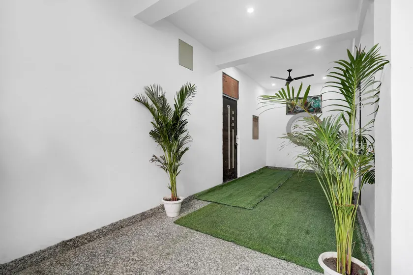 SPOT ON TAJ RESIDENCY - Image 1