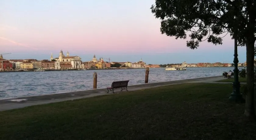 Venice Home - Image 1