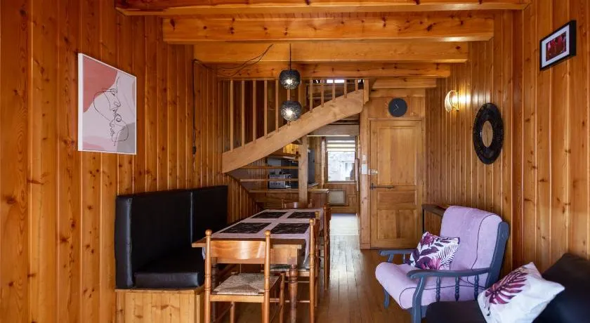 La Cabane du Petit Tour - Image 1