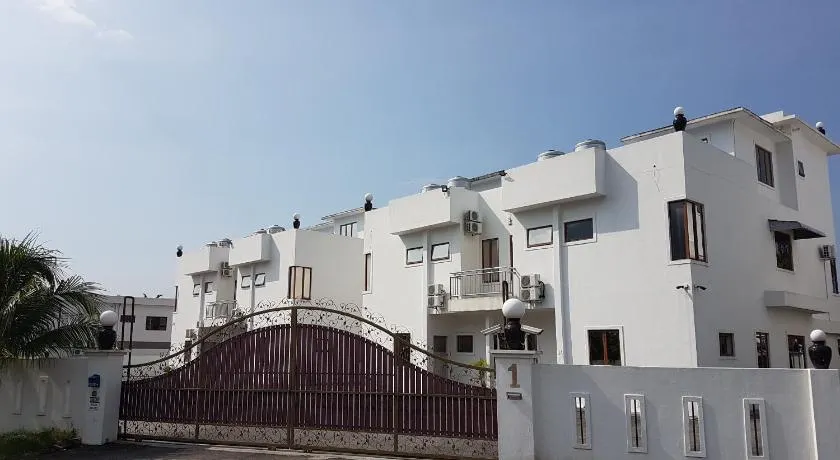 White House Homestay - Image 1