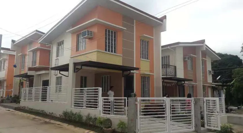 3BR house @ Fiesta Village - Image 1