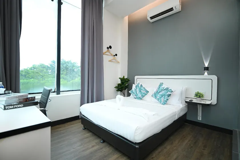 Swing & Pillows - Kota Kemuning Selangor - Image 1
