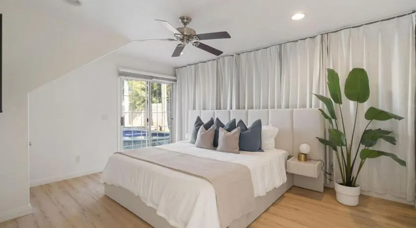 Sunlit Oasis with Heated Pool and Jacuzzi 20 minutes to Disneyland - Image 1