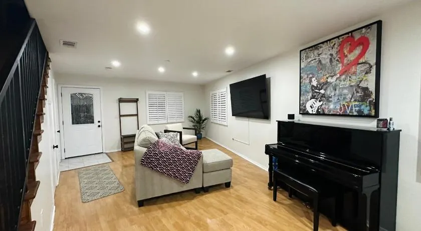 Echo House - Image 1