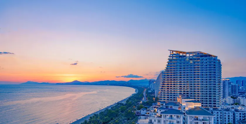 Sanya Rock Platinum Seaview Hotel - Image 1