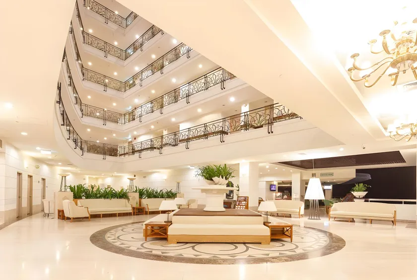Palasia Hotel - Image 1