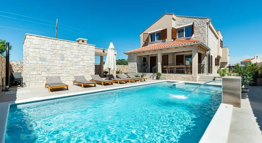 Luxury villa with pool,jacuzzi and sauna 03 - by TA Leut Agency - Image 1