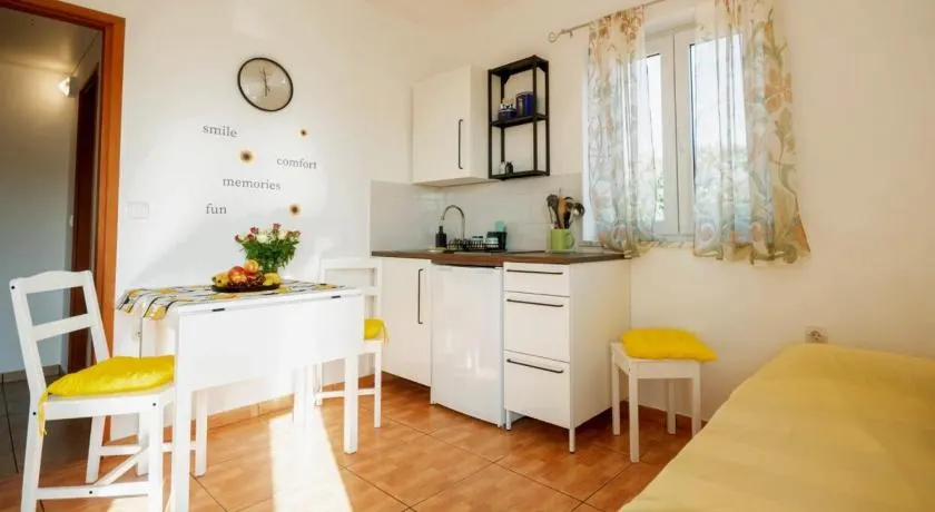 Apartment Kamenar 3 - Image 1