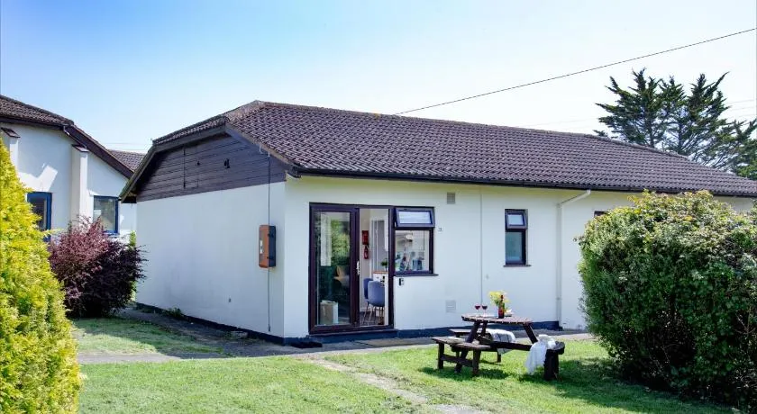 Breezes at Stoneleigh - Image 1