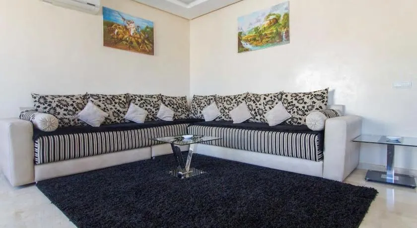 Res Mario 3 Lovely Apartment With Balcony & Sea View Free Wifi - Image 1