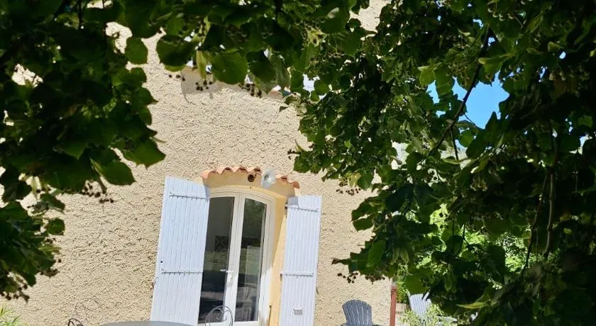 Gite Harmonie** Mas les Cistes de Provence - Image 1