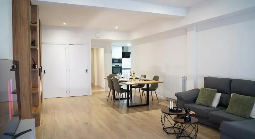 Casa Dolce Casa - Elegant 3BR Apartment Near Metro & Beach,Valencia - Image 1