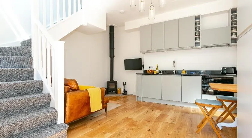 The Bs Hive, Modern, stylish, 2 bedroom house, in Harrogate centre - Image 1
