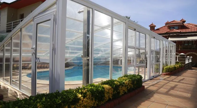 Apartamentos La Arena - Image 1