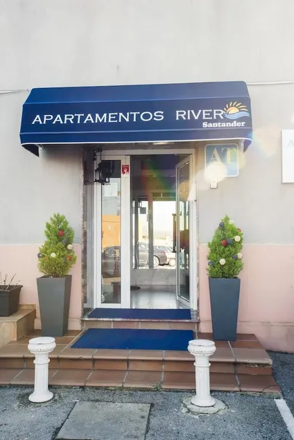 Apartamentos River Santander - Image 1