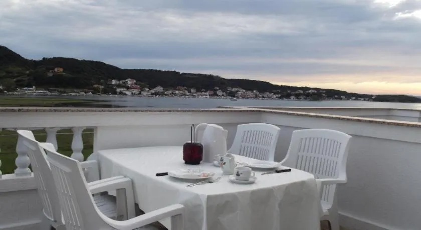 Apartamento en Supetarska Draga con Seaview, Balcón, Acondicionador, WIFI (4325-2) - Image 1