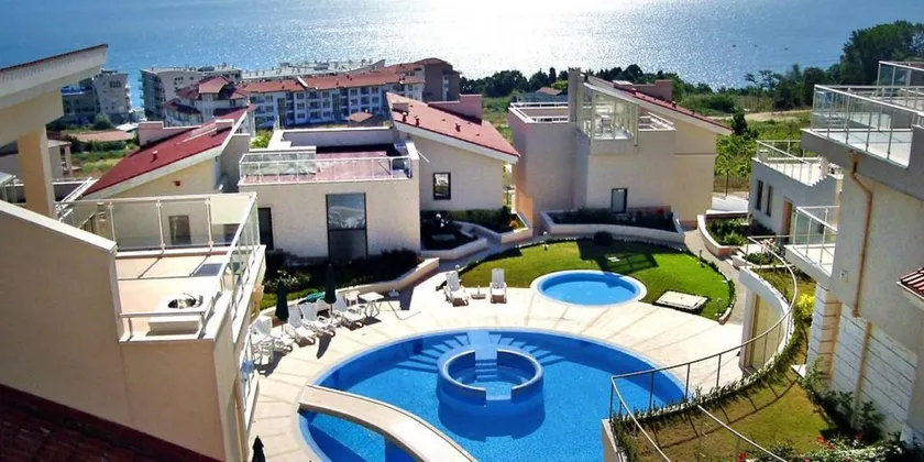 Sun Village Villa 13 - Image 1