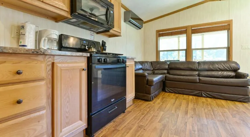 Rondout Valley Camping Resort Deluxe Park Model 11 - Image 1