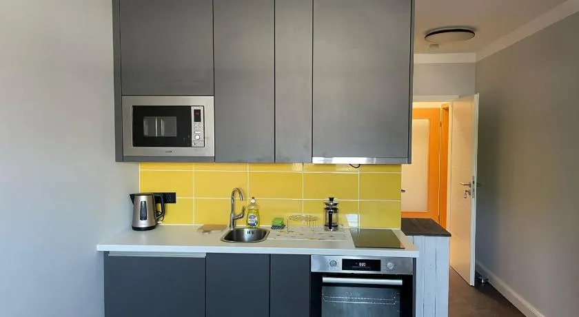 neu renoviert private zimmer mit Bad und Küche - Image 1