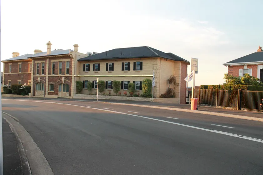 Coach House Launceston - Image 1