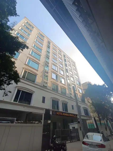  HOTEL MUMBAI HOUSE VALNAI MALAD - Image 1