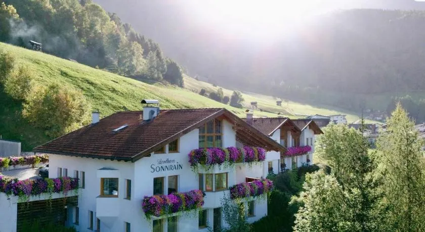 Landhaus Sonnrain Fendels - Auszeit auf 1400m - aktiv und relaxt - Image 1
