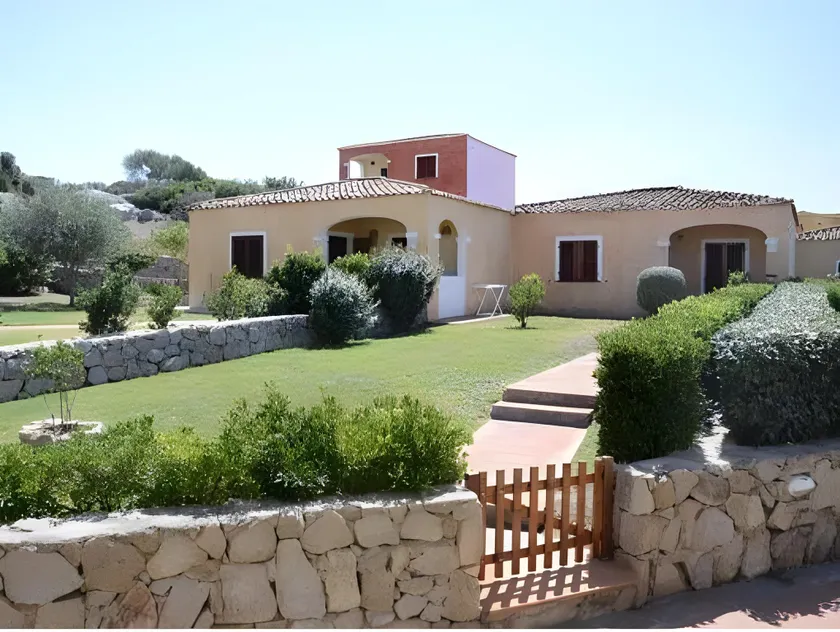 Sardinia Beach Apartments - Image 1