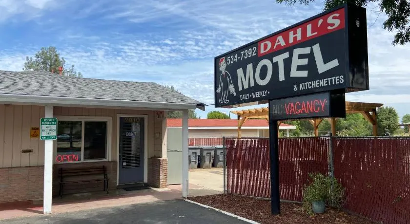 Dahl's Motel - Image 1