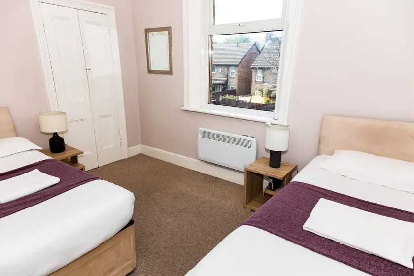 One Bedroom Apartments Close to City - Image 1