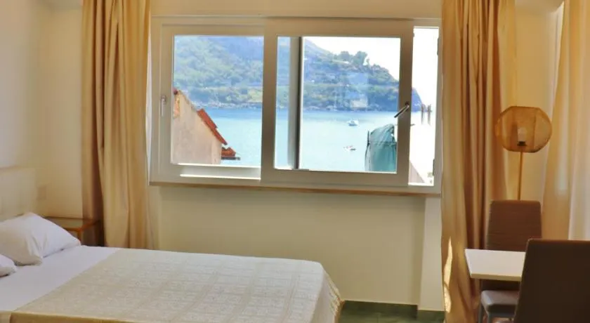 Scilla Luxury Rooms - Image 1