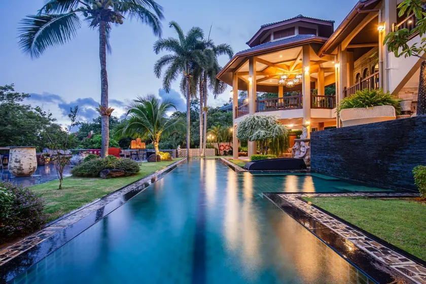 Bell Seaside Luxury Villa - Image 1
