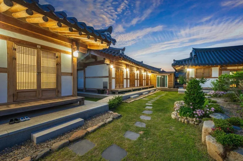 Gyeongju Wadamjung Hanok Pension - Image 1