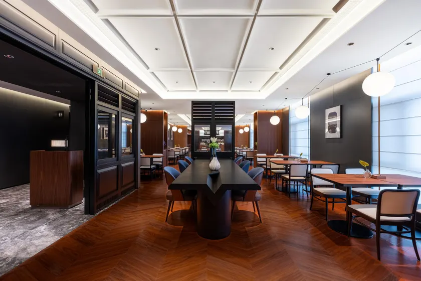 Shijiazhuang Train Station Intercity Hotel - Image 1