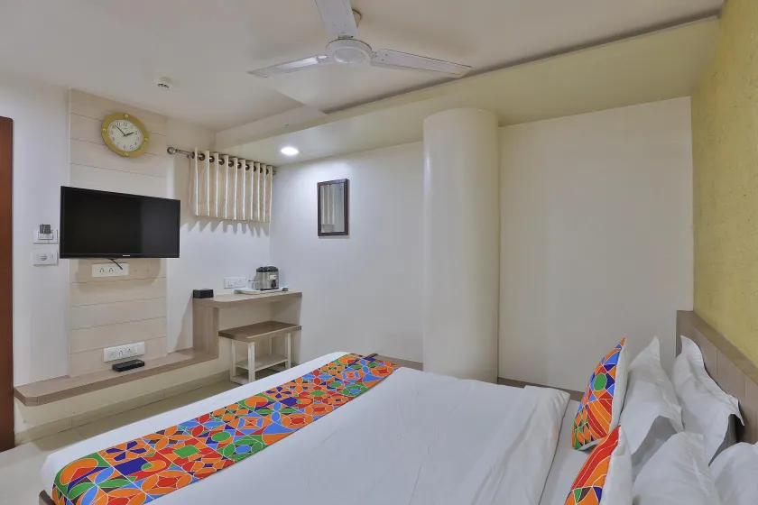 new hotel ideal - Image 1