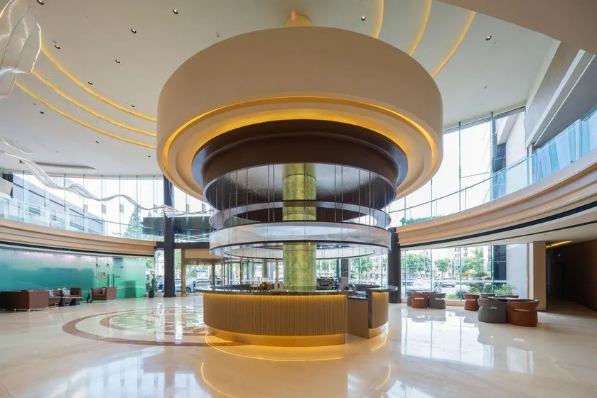 Lumeijia Tianhong Hotel Close to Line 3, Luggage storage, Newly opened - Image 1