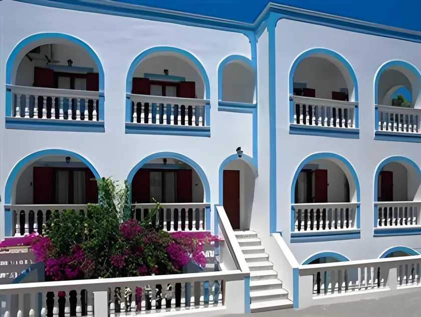 Finikas Santorini - Image 1