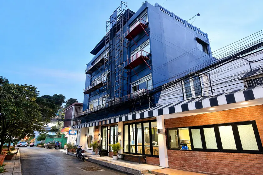 Teatel Ratchada Hotel - Image 1