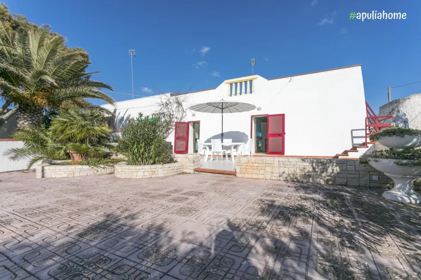 Villa Fiora con ampi spazi a 150 metri dal mare - Image 1