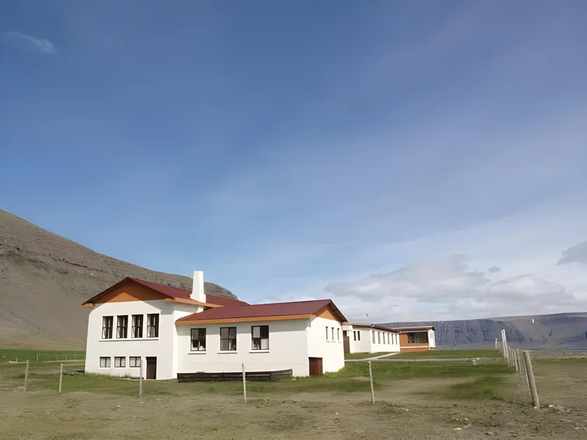 Hotel Latrabjarg - Image 1
