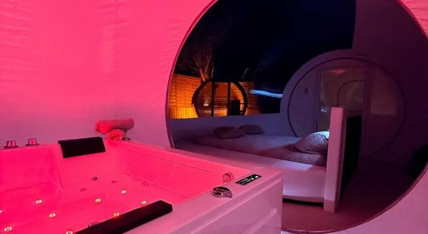 Pool47spa - Image 1
