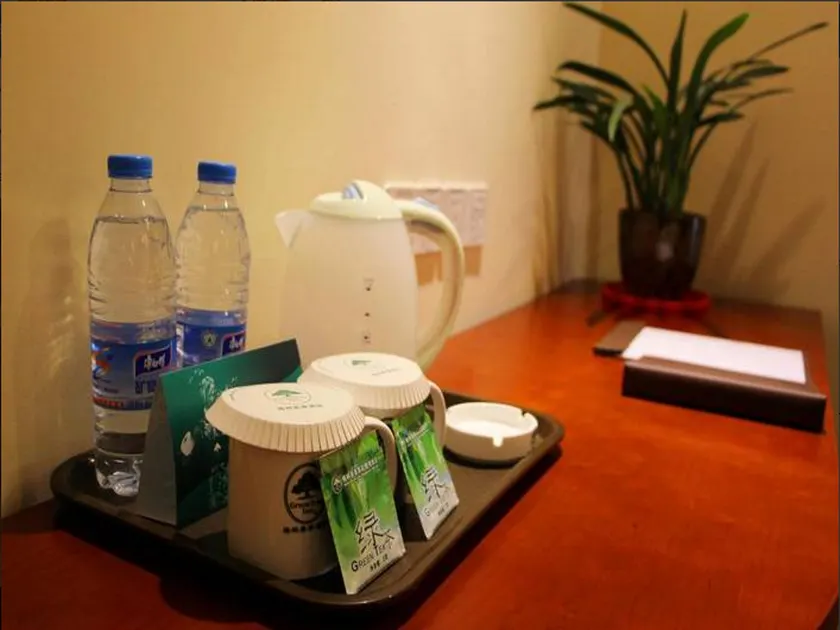 GreenTree Inn Jiangsu Zhenjiang Gaotie Wanda Square Express Hotel - Image 1