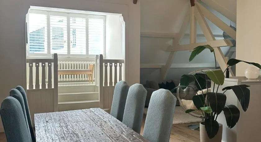 Beautiful luxury apartment close to the beach and city centre - Image 1