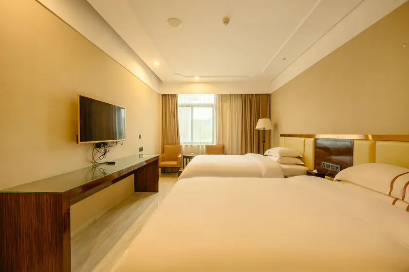 Vienna Classic Hotel Fujian Nanjing - Image 1