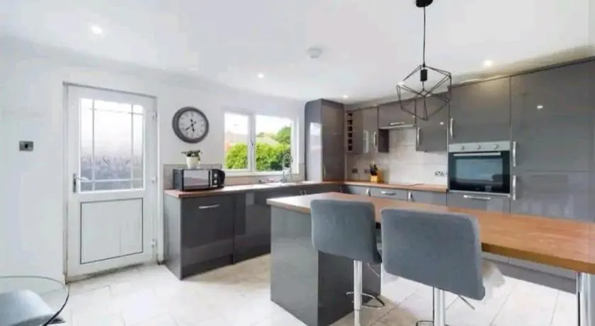 Woods view, central thornaby - Image 1