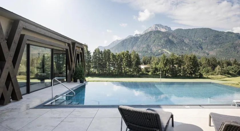 Hotel Patris - Image 1